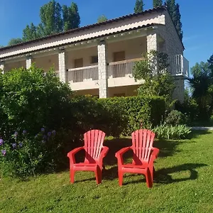 https://le-moulin-de-cesar.fr-provencehotel.com